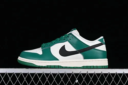 All Categories Nk SB Dunk Series Nk SB Dunk Low Low-top Sneakers Nk SB Dunk Low "Lottery" Heineken Color SB Smashed Backboard Fashion Casual Sneakers DR9654-100